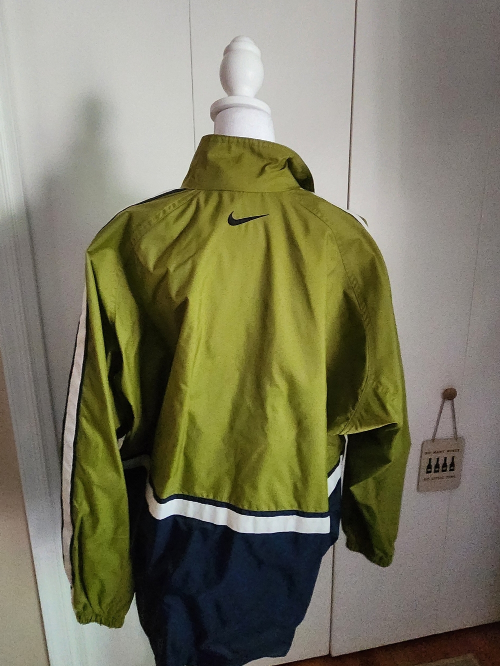 Vintage Nike Windbreaker - Picture 2 of 6
